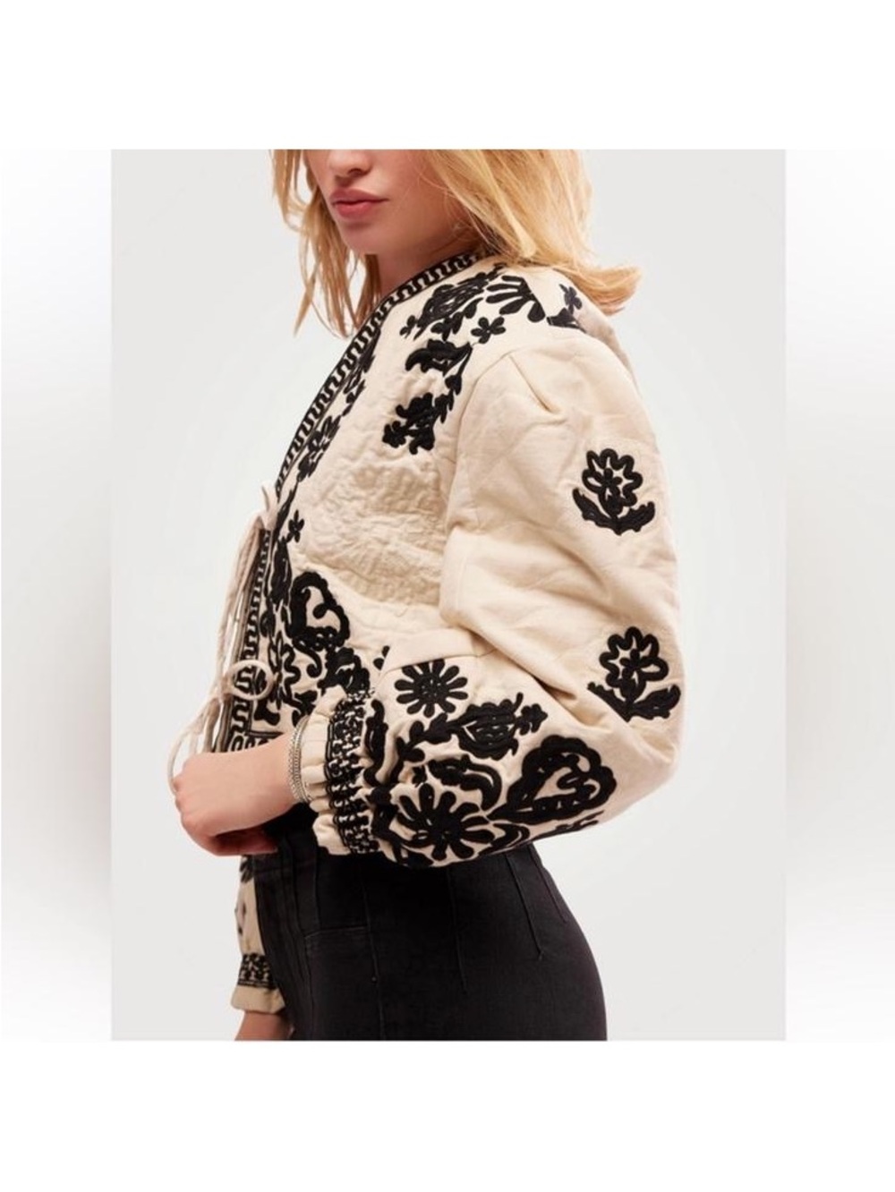 Free people M-L Embroidered Quilted Jacket 🤍 - Picture 5 of 6